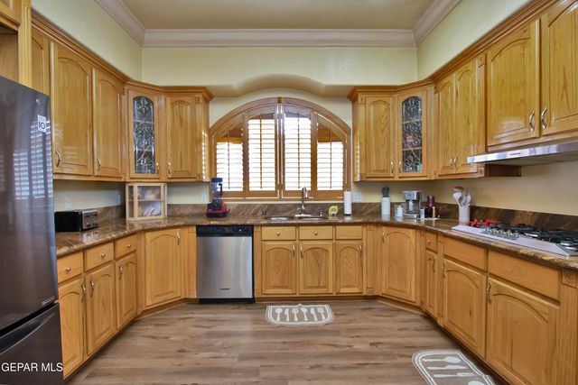 861 COUNTRY CLUB Road, El Paso, TX 79932