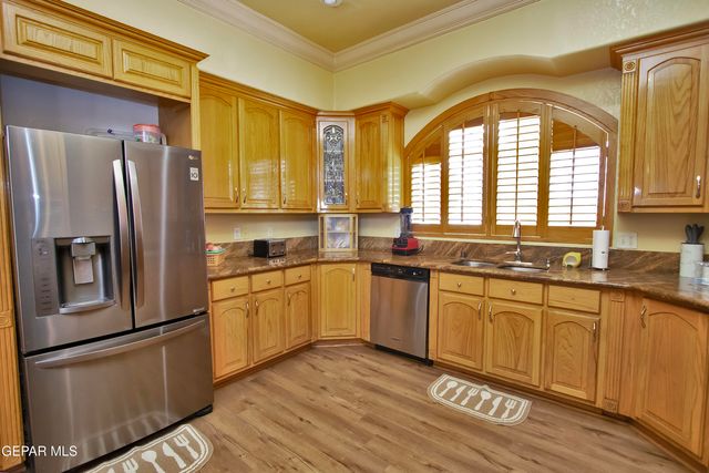 861 COUNTRY CLUB Road, El Paso, TX 79932