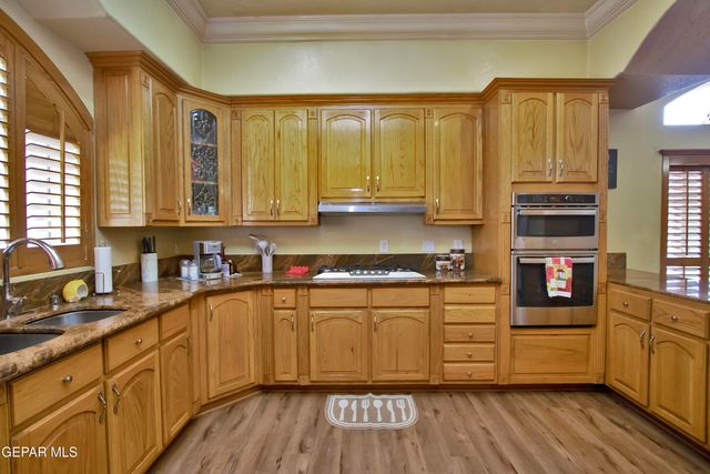 861 COUNTRY CLUB Road, El Paso, TX 79932