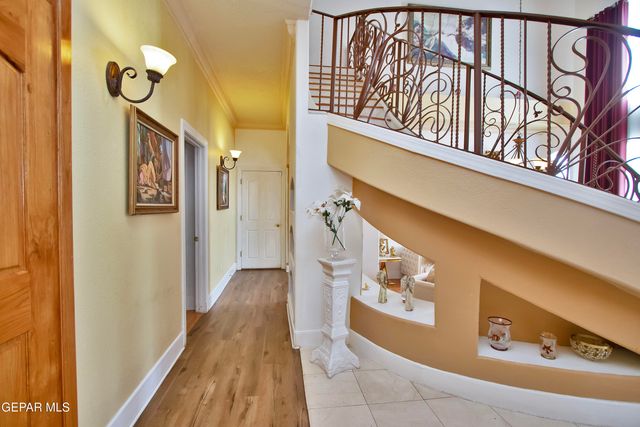 861 COUNTRY CLUB Road, El Paso, TX 79932
