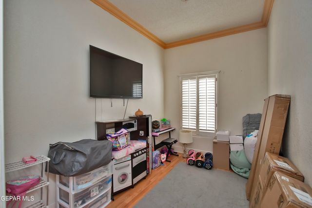 861 COUNTRY CLUB Road, El Paso, TX 79932