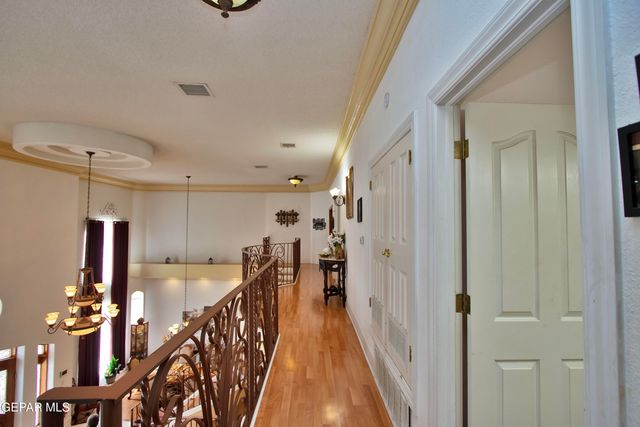 861 COUNTRY CLUB Road, El Paso, TX 79932