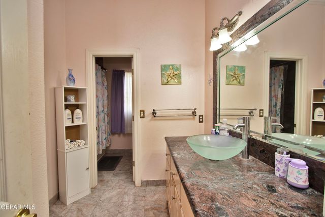 861 COUNTRY CLUB Road, El Paso, TX 79932