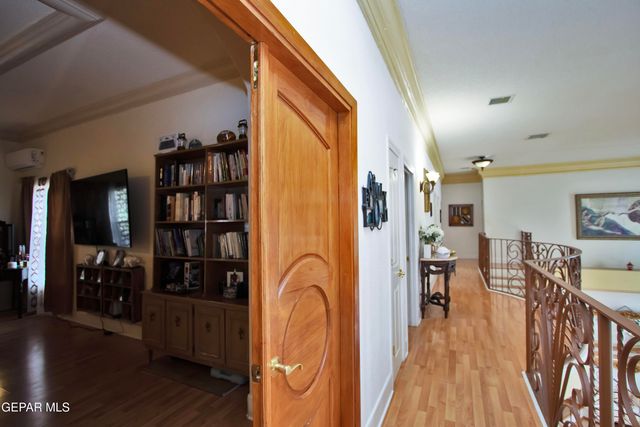 861 COUNTRY CLUB Road, El Paso, TX 79932