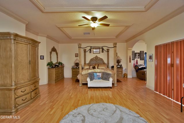 861 COUNTRY CLUB Road, El Paso, TX 79932