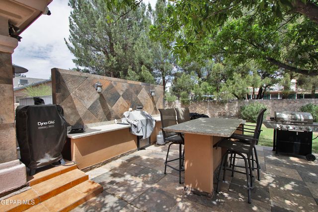 861 COUNTRY CLUB Road, El Paso, TX 79932