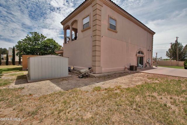 861 COUNTRY CLUB Road, El Paso, TX 79932