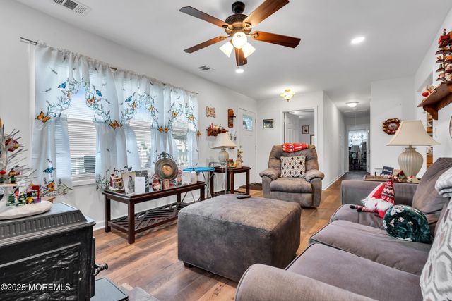 82 Scott Drive, Bayville, NJ 08721