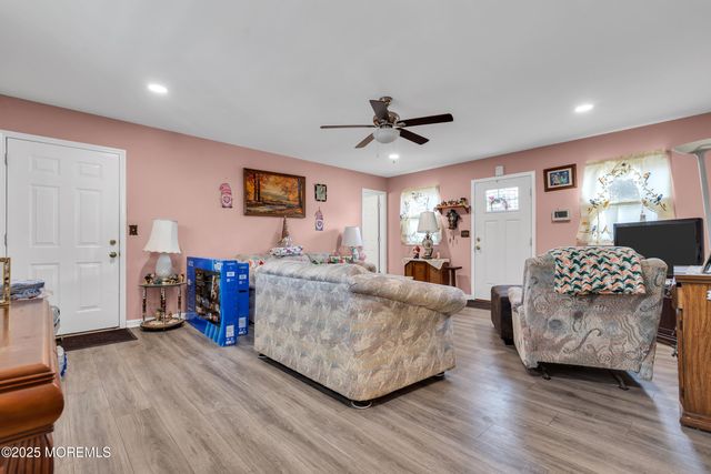 82 Scott Drive, Bayville, NJ 08721