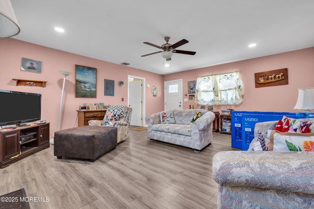 82 Scott Drive, Bayville, NJ 08721