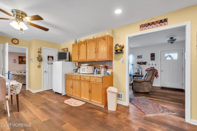 82 Scott Drive, Bayville, NJ 08721