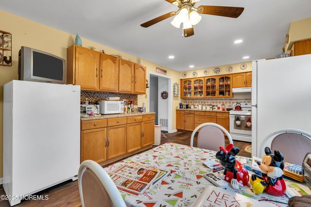 82 Scott Drive, Bayville, NJ 08721