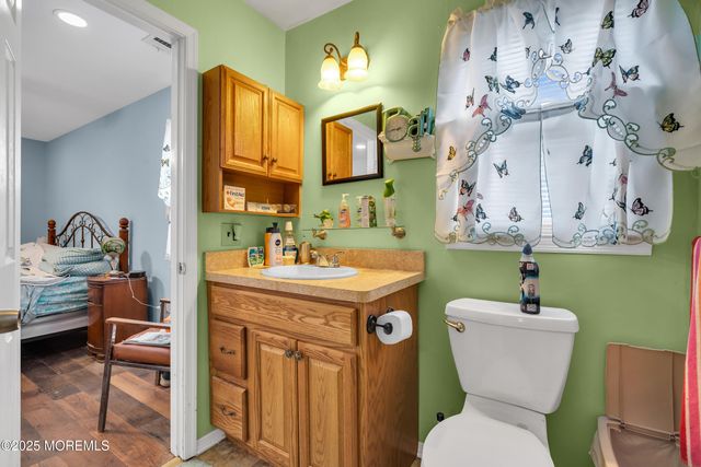 82 Scott Drive, Bayville, NJ 08721