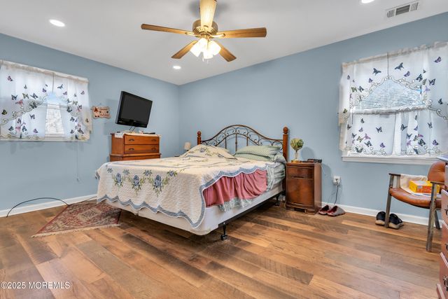 82 Scott Drive, Bayville, NJ 08721