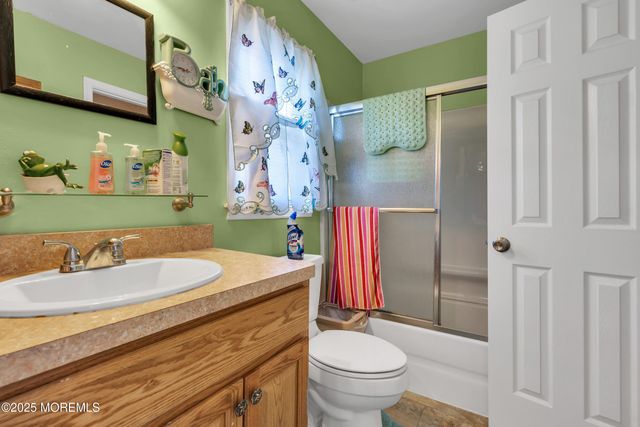 82 Scott Drive, Bayville, NJ 08721