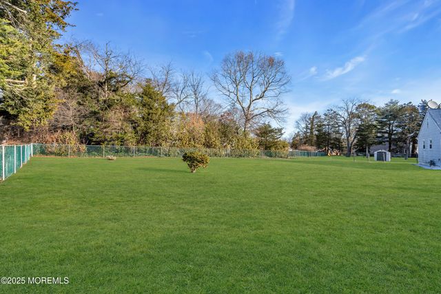 82 Scott Drive, Bayville, NJ 08721