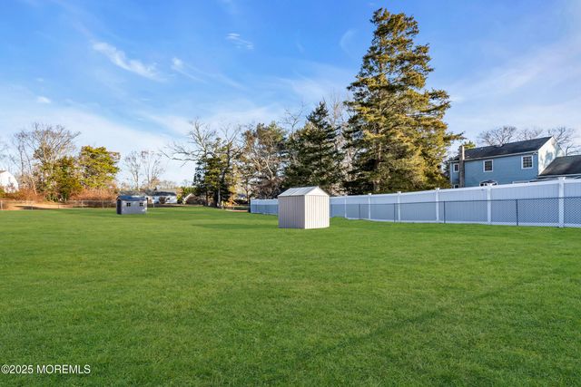 82 Scott Drive, Bayville, NJ 08721