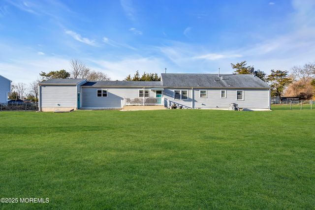 82 Scott Drive, Bayville, NJ 08721