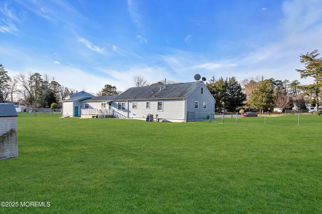 82 Scott Drive, Bayville, NJ 08721