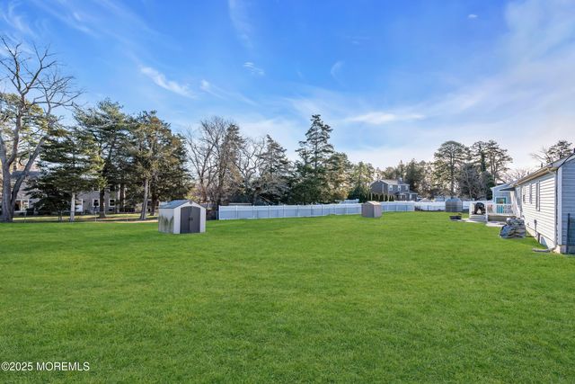 82 Scott Drive, Bayville, NJ 08721