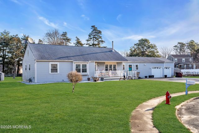 82 Scott Drive, Bayville, NJ 08721