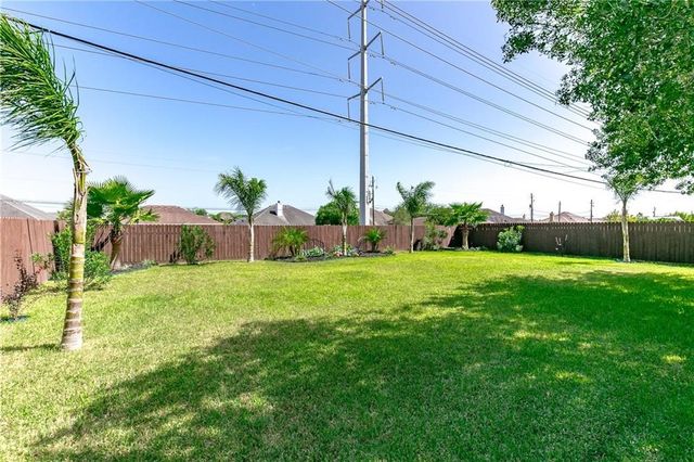 8206 Etienne Dr, Corpus Christi, TX 78414