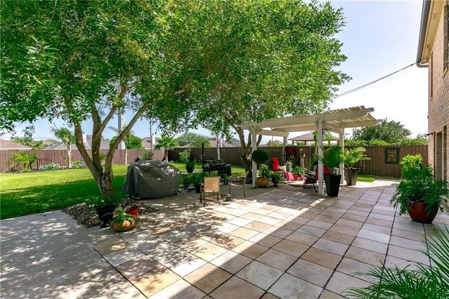 8206 Etienne Dr, Corpus Christi, TX 78414