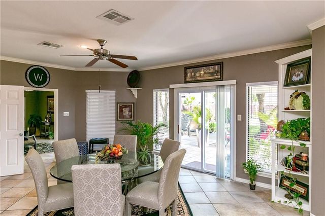 8206 Etienne Dr, Corpus Christi, TX 78414