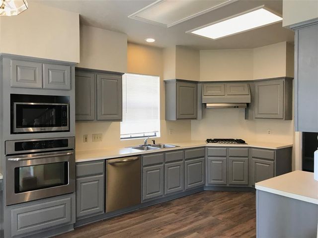 835 Prairie Brook Court, Houston, TX 77062