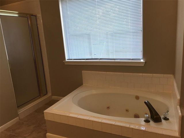 835 Prairie Brook Court, Houston, TX 77062