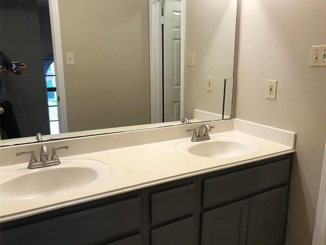835 Prairie Brook Court, Houston, TX 77062