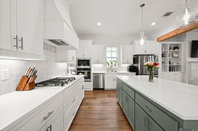 387 Bellecrest Ave, Gonzales, LA 70737