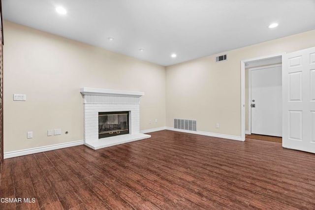 6421 Smoke Tree Avenue, Oak Park, CA 91377
