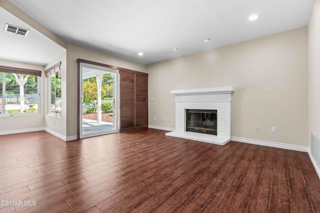 6421 Smoke Tree Avenue, Oak Park, CA 91377