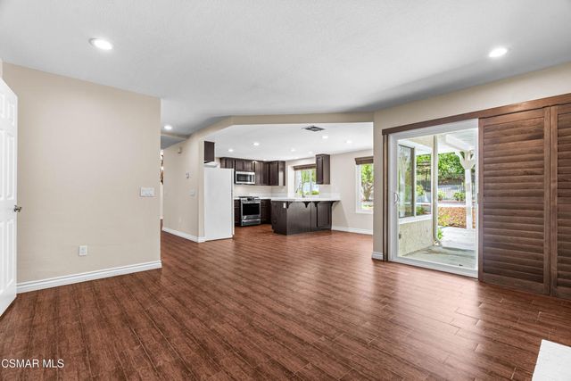 6421 Smoke Tree Avenue, Oak Park, CA 91377