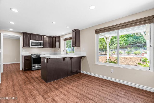 6421 Smoke Tree Avenue, Oak Park, CA 91377