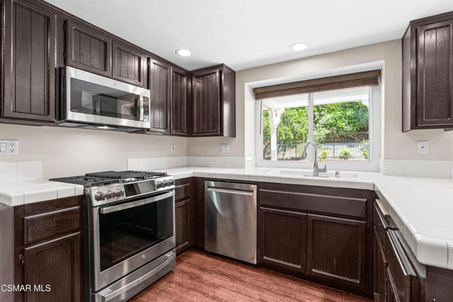 6421 Smoke Tree Avenue, Oak Park, CA 91377