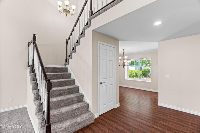 6421 Smoke Tree Avenue, Oak Park, CA 91377
