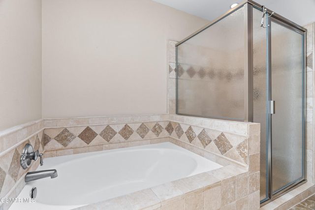 6421 Smoke Tree Avenue, Oak Park, CA 91377