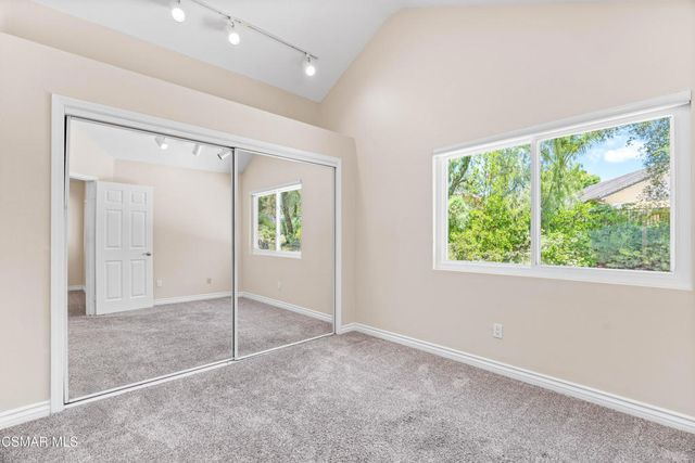 6421 Smoke Tree Avenue, Oak Park, CA 91377
