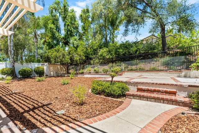 6421 Smoke Tree Avenue, Oak Park, CA 91377