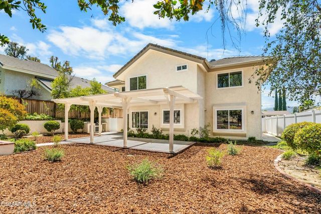 6421 Smoke Tree Avenue, Oak Park, CA 91377