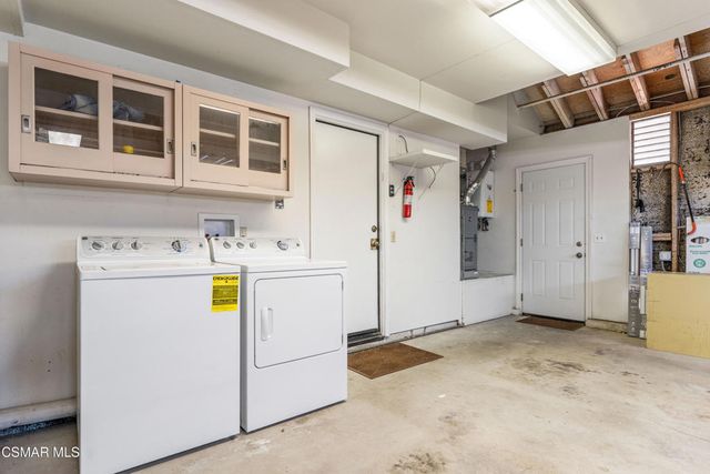 6421 Smoke Tree Avenue, Oak Park, CA 91377