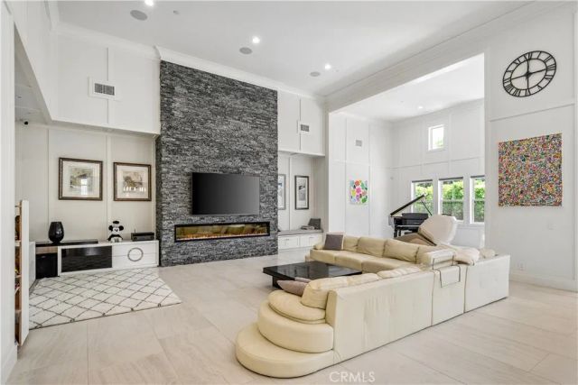 18390 Garner, Yorba Linda, CA 92886
