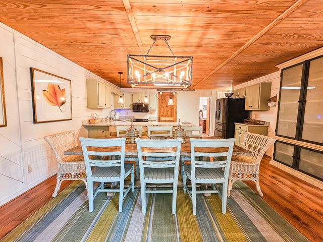 128 Holly Tree Dr, Estill Springs, TN 37330