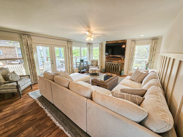 128 Holly Tree Dr, Estill Springs, TN 37330