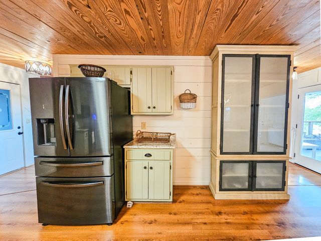 128 Holly Tree Dr, Estill Springs, TN 37330