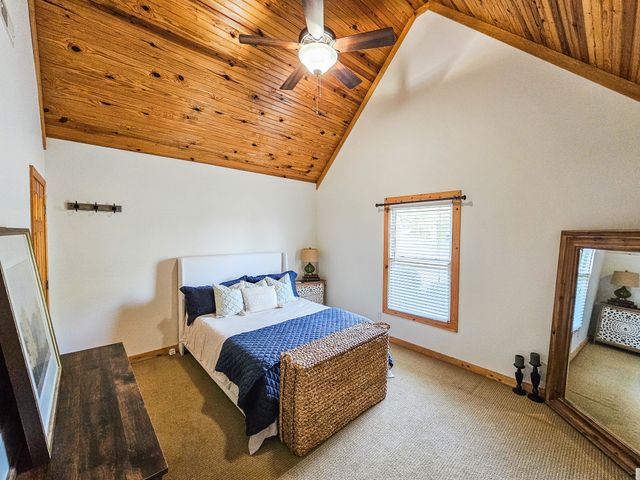 128 Holly Tree Dr, Estill Springs, TN 37330