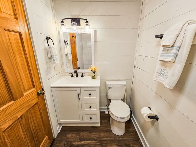 128 Holly Tree Dr, Estill Springs, TN 37330