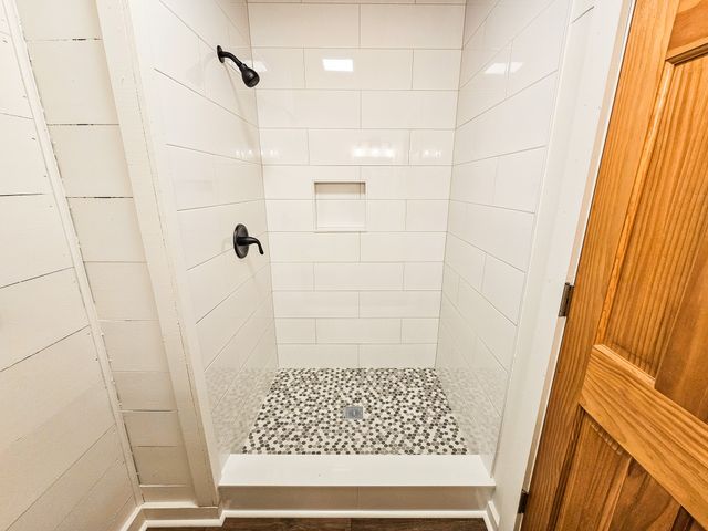 128 Holly Tree Dr, Estill Springs, TN 37330